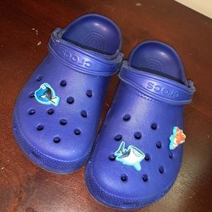 blue crocs